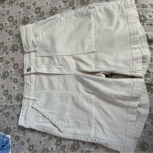 American Eagle Outfitters Off-White Cargo Shorts